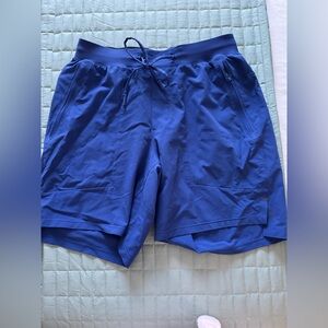 Lululemon shorts size medium